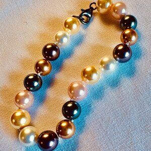 The Multi-Hue Luster Pearl Bracelet